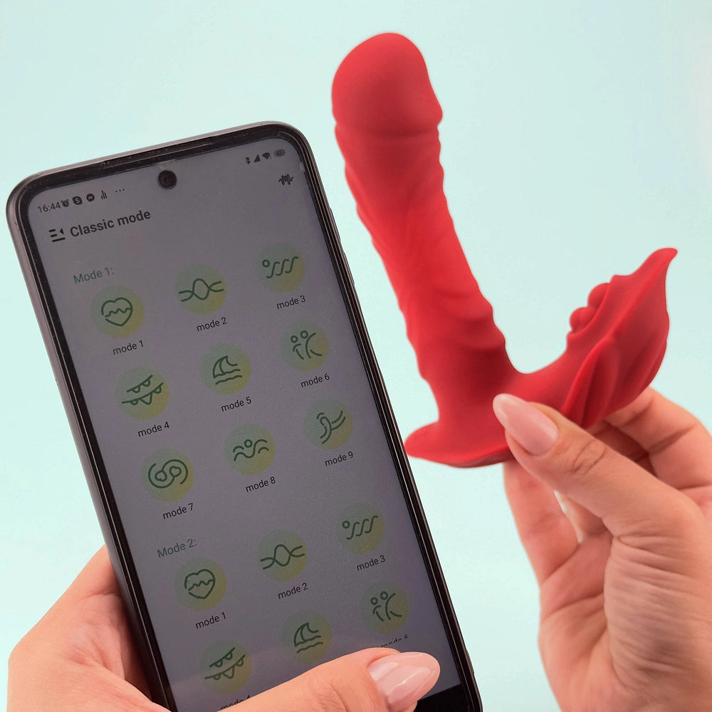 Dolce - APP-controlled Wearable thrusting vibrator